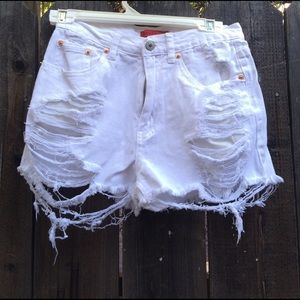 White signature 8 shorts