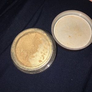 BareMinerals loose highlight in Gold Gossimer