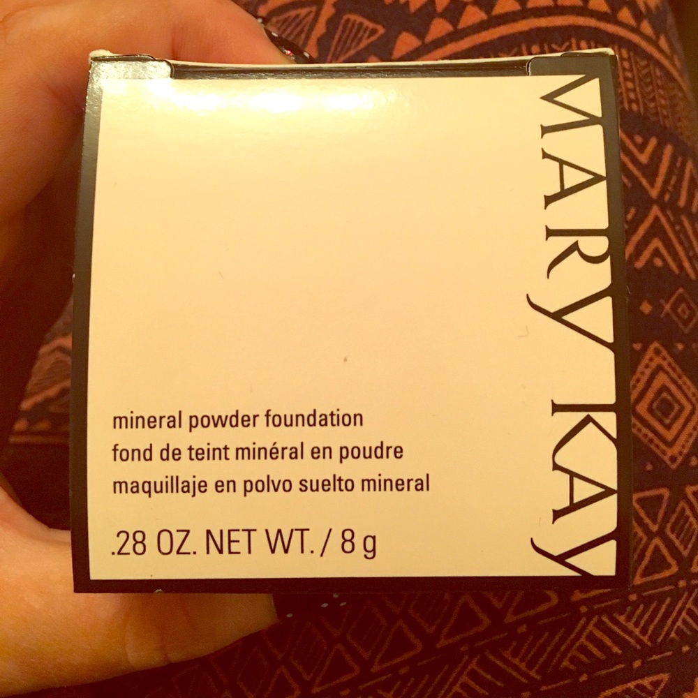 NEW Mary Kay mineral foundation