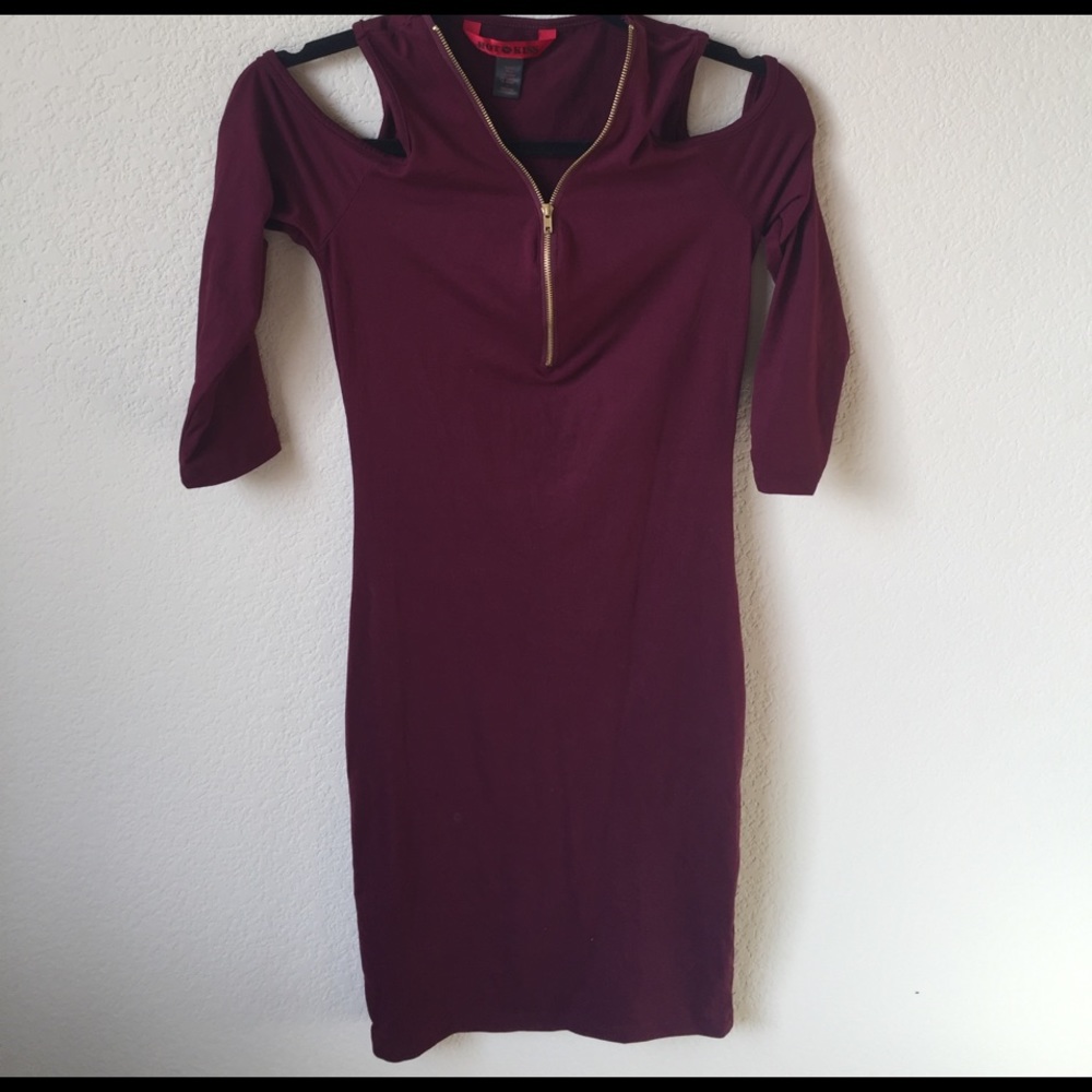 Slim Fitting burgundy dress