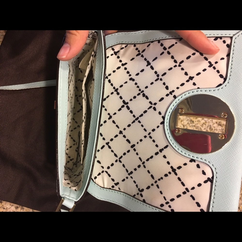 Authentic Kate Spade cross body - Picture 2 of 2