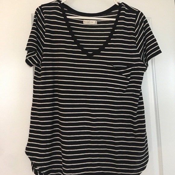 Abercrombie and Fitch V neck - Picture 2 of 2