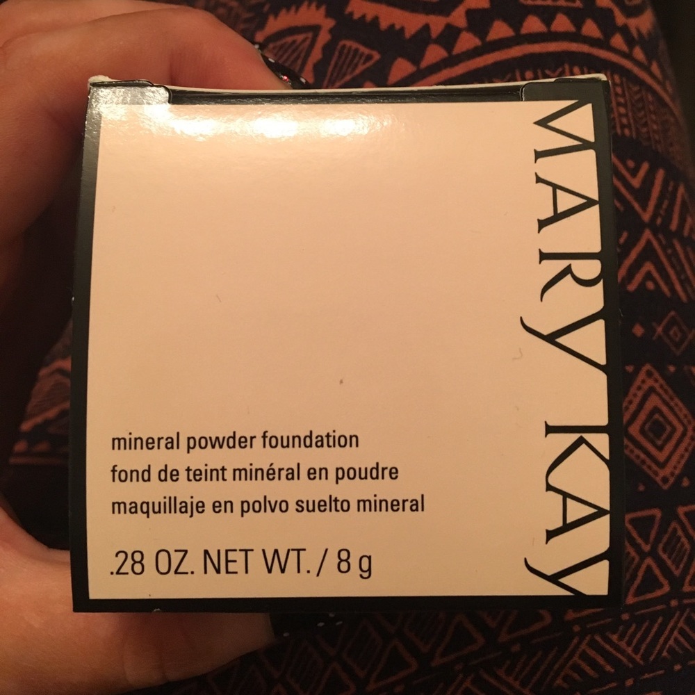 NEW Mary Kay mineral foundation