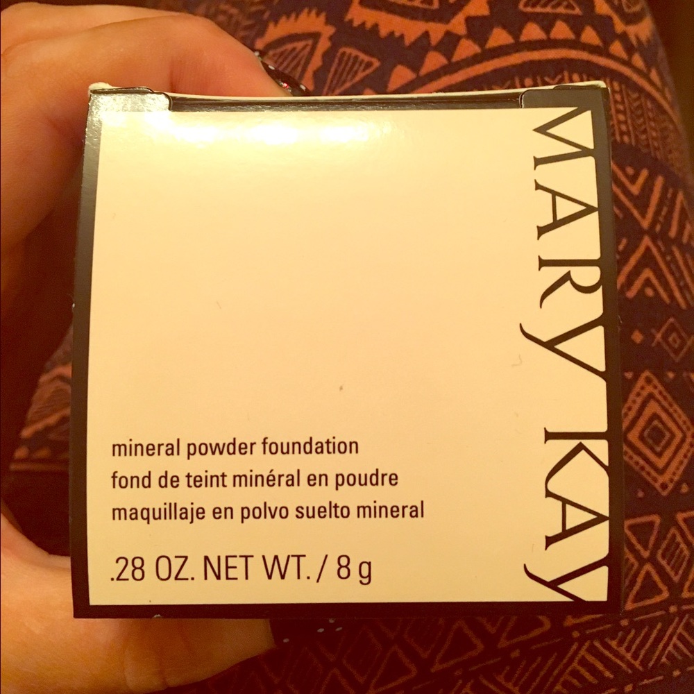 NEW Mary Kay mineral foundation