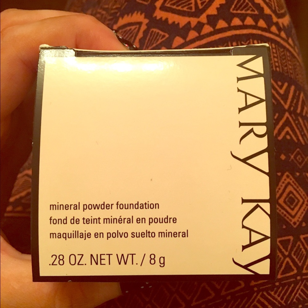 NEW Mary Kay mineral foundation