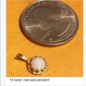 Opal 14kt gold small pendant