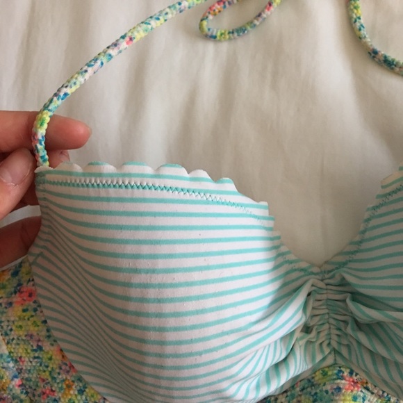 Victoria Secret Bikini - Picture 3 of 3