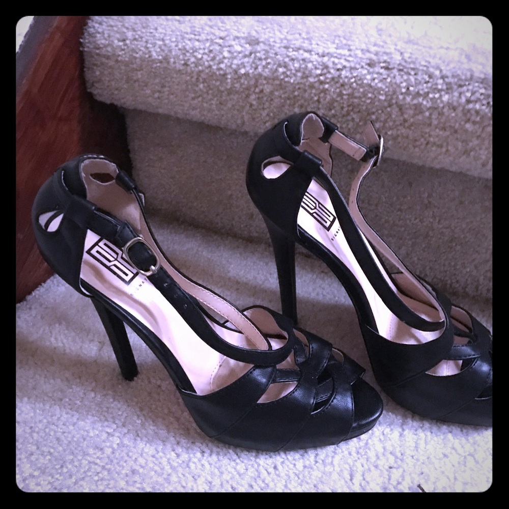 Bakers Leather Heels