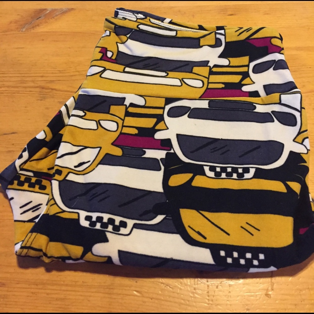 🎉SALE🎉BNWT LULAROE TAXICABS TC LEGGINGS