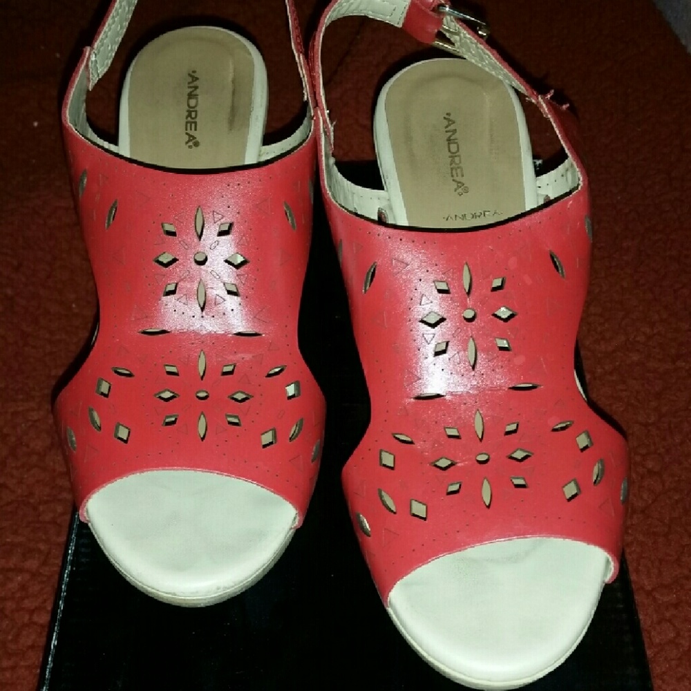 Clarence.  prices👠