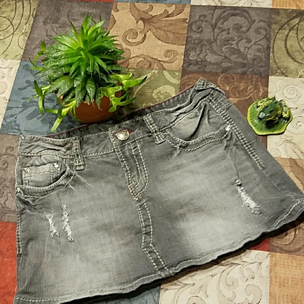 Amethyst Jeans distressed mini skirt