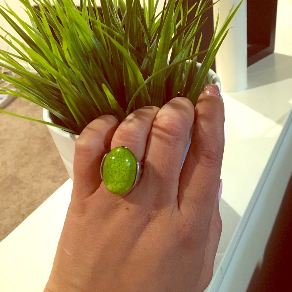 Gorgeous green and silver ring!