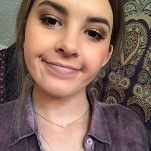 Meet your Posher, Em