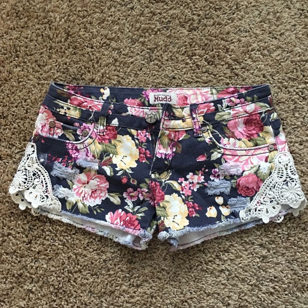 Mudd Floral Lace Shorts size 3