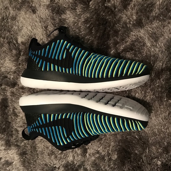 Women's Nike Roshe Two Flyknit temp price drop👇 - Picture 5 of 6