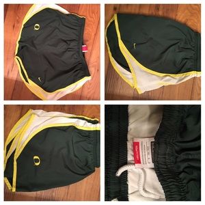 🌻offers acceptedUO track shorts