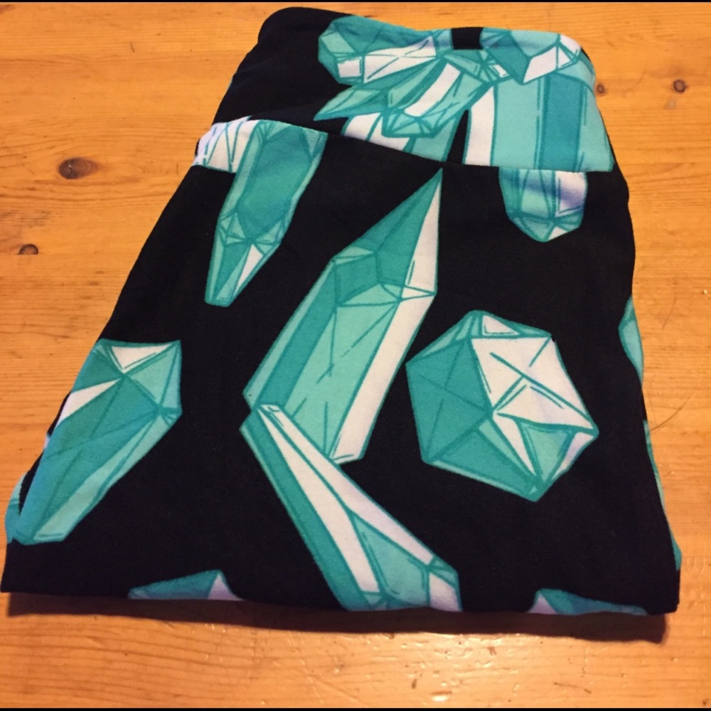 BNWT LULAROE BLACK/TEAL CRYSTALS IS LEGGINGS