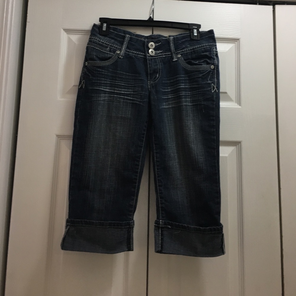 Mudd capri pants