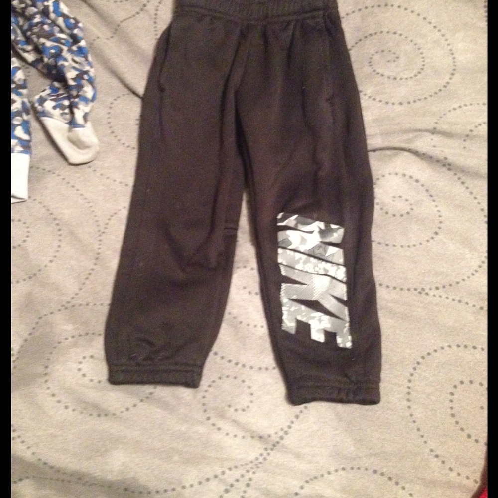 4t Nike Therma-fit athletic pants