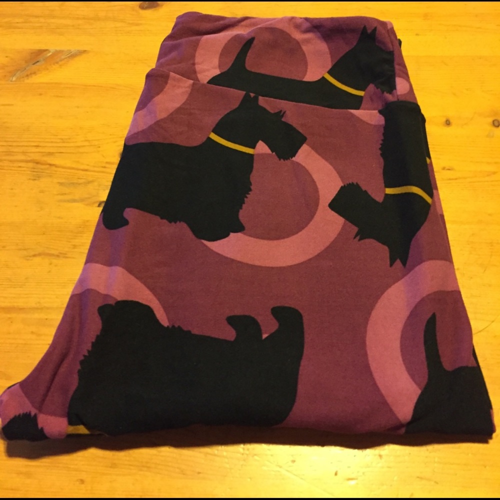 🎉SALE🎉BNWT LULAROE PLUM SCOTTIES TC LEGGINGS