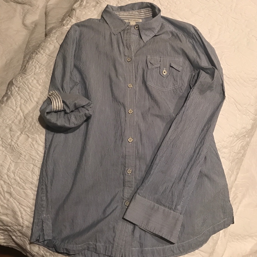 24-HR SALE Banana Republic Blue/White Button Down