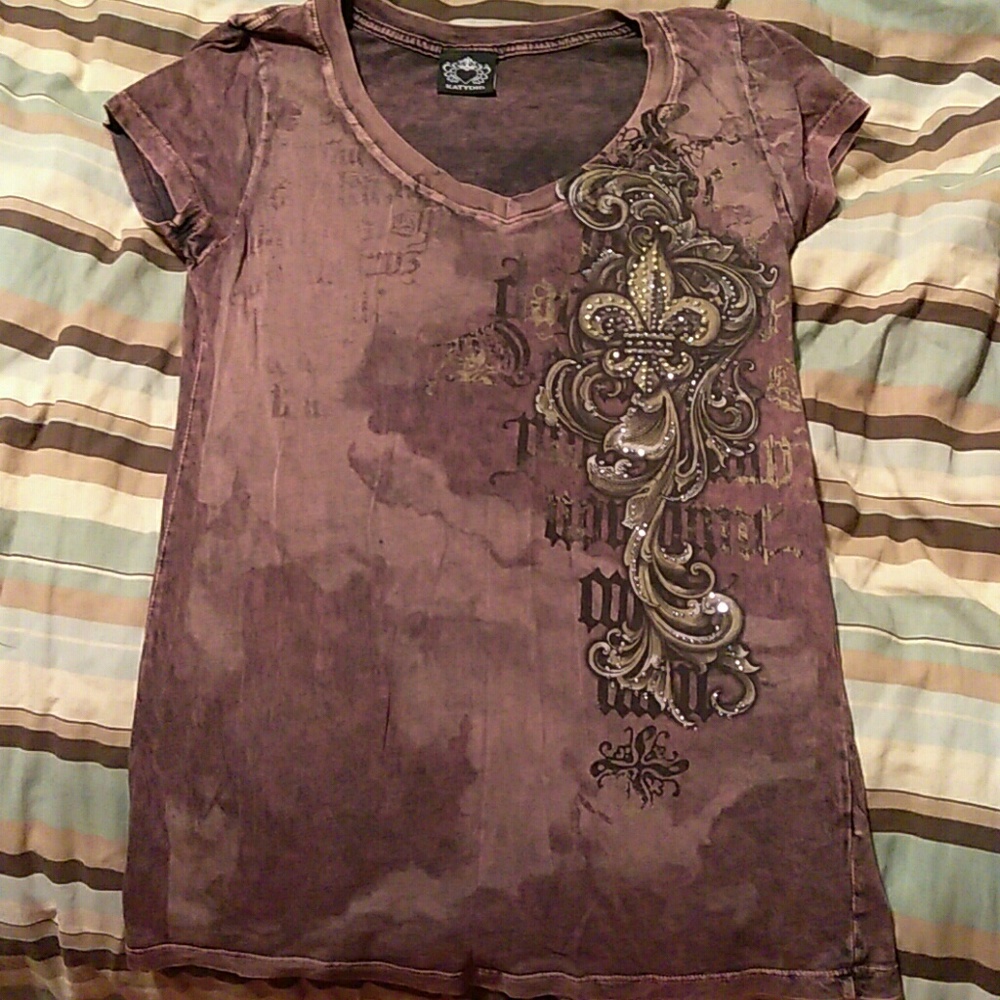 Retro winged shirt