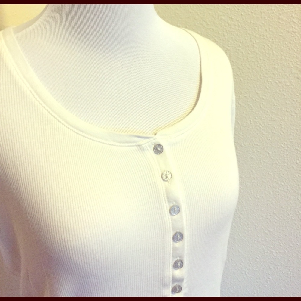 MOVING SALE 🌟 Victoria's Secret tee