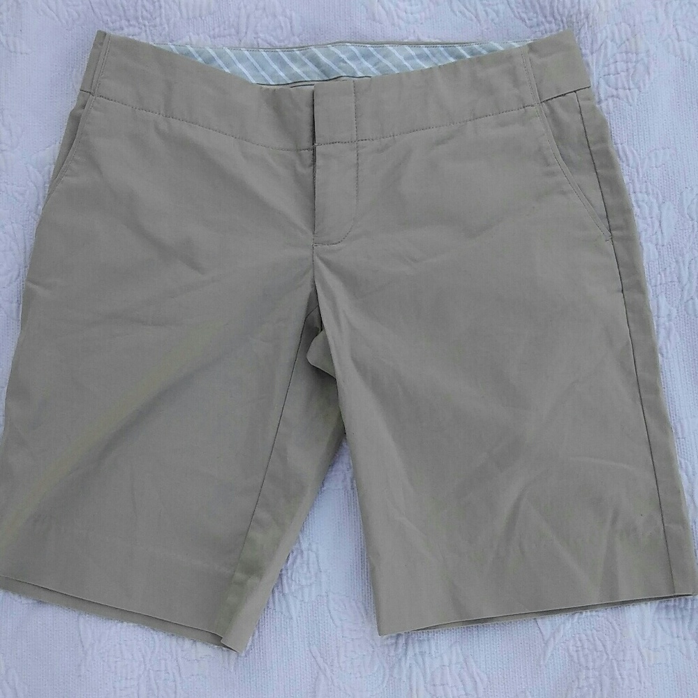 Gap khaki stretch shorts size 2