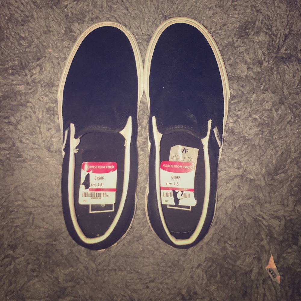 Brand New ! Slip on black vans size 6.5