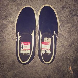 Brand New ! Slip on black vans size 6.5