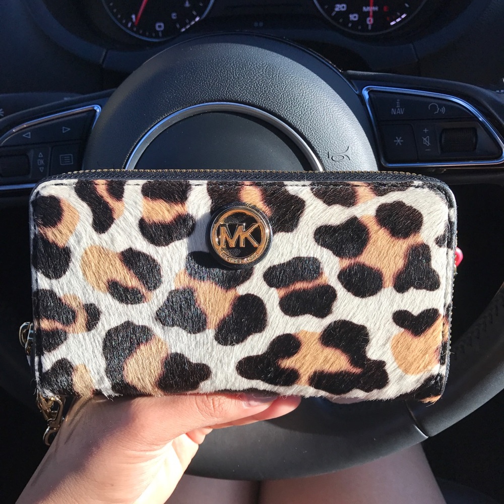 NWT MK LEOPARD WRISTLET