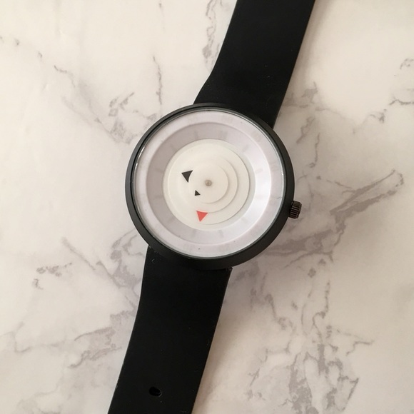 UO Unisex White Face Arrow Watch - Picture 3 of 7