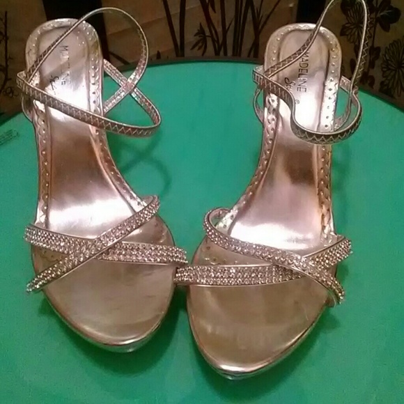 SHOES - Picture 3 of 3