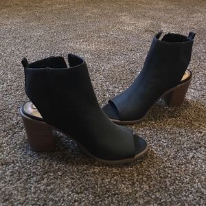 New w/o box! Black Peep-Toe Booties by Sam Edelman