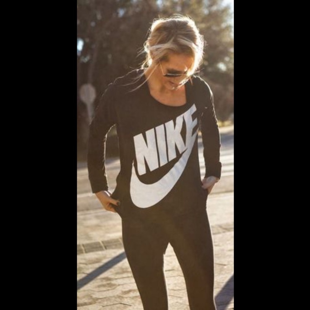Long sleeve Nike top