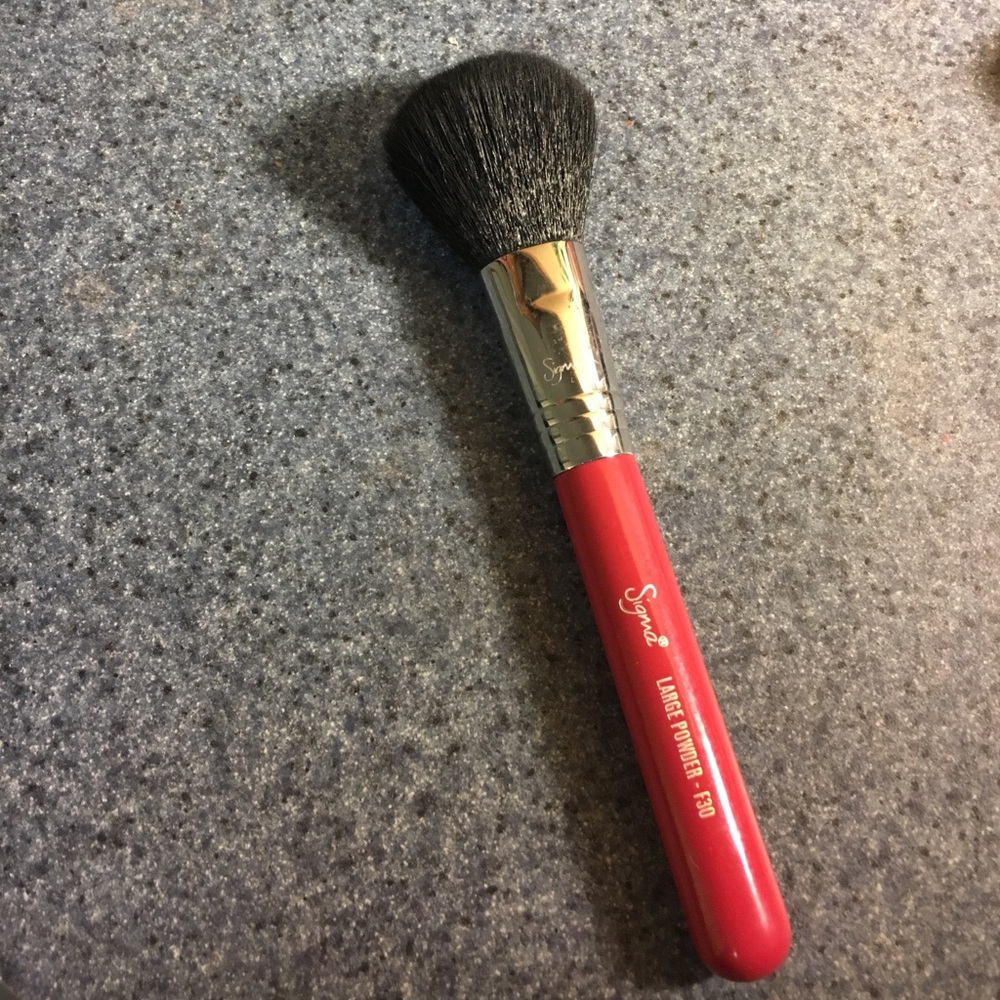 Sigma F30 large powder brush