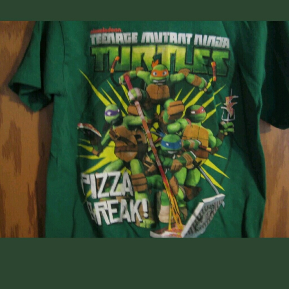 TMNT 7 Green Graphic Top
