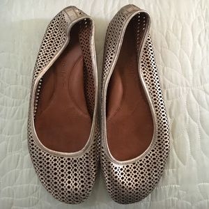 Gentle Souls by Kenneth Cole Flats sz 8.5