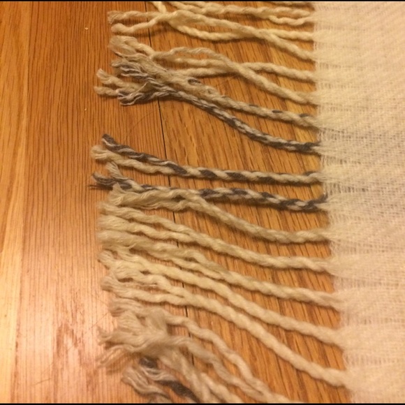 HOST PICK! Cape Shawl cream grey with fringe - Picture 4 of 4