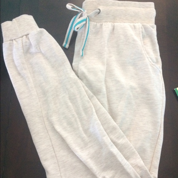 Francesca's Collections Pants - Jogger sweatpants