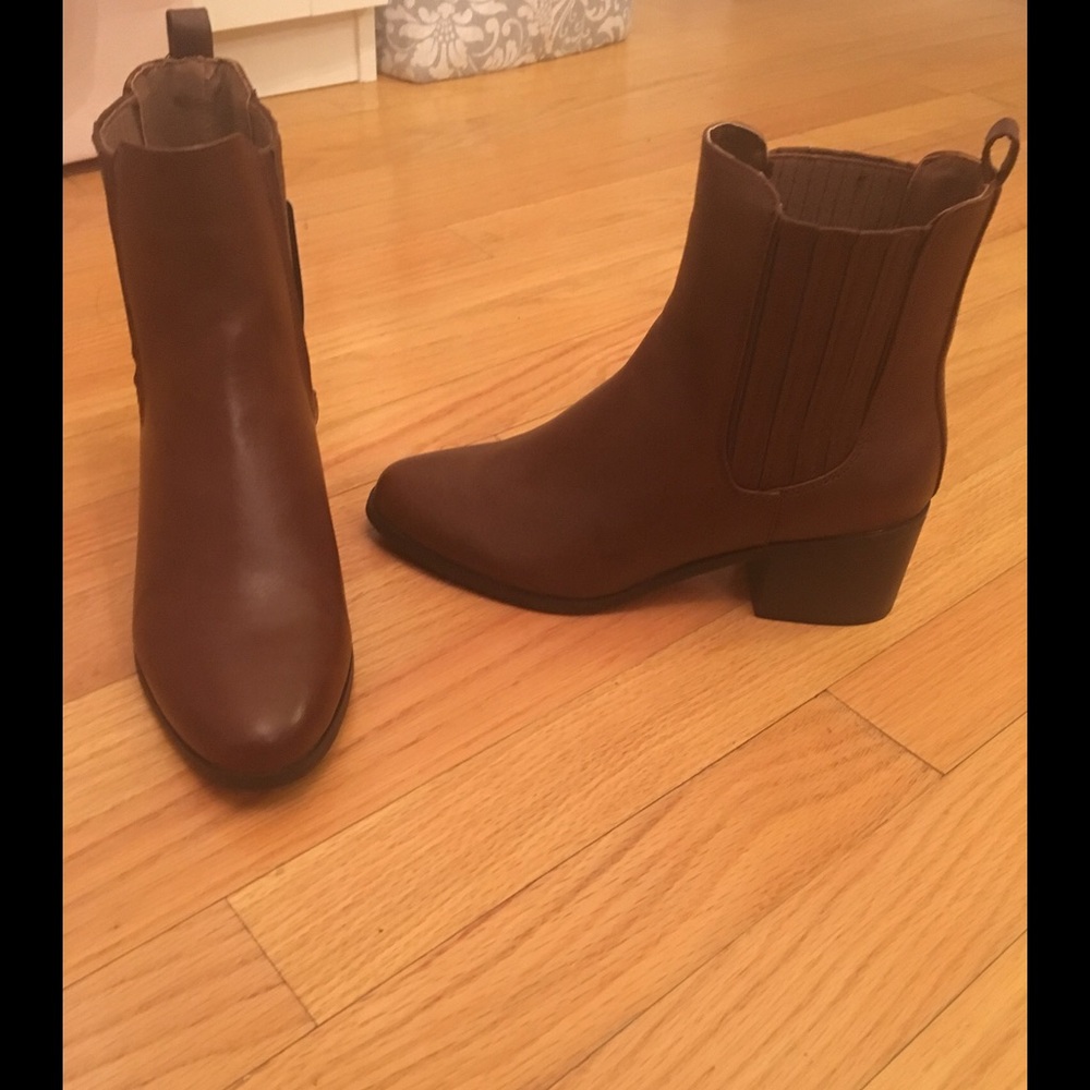 Brown Forever 21 Chelsea boots