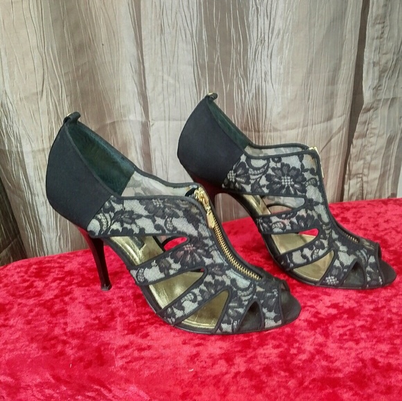 BLACK HEELS - Picture 1 of 1
