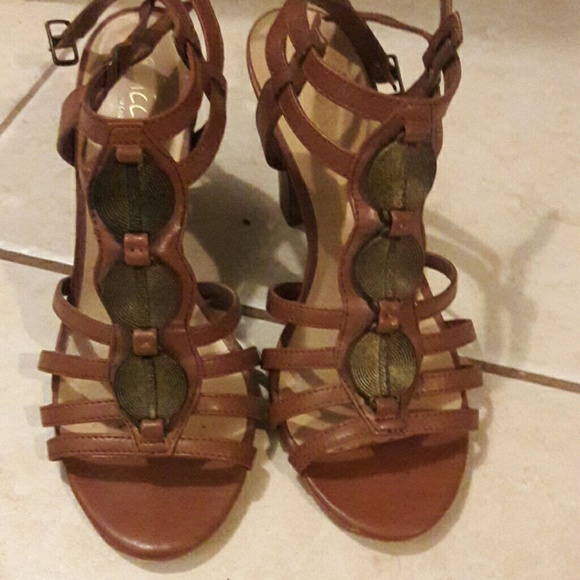 Cute brown heels - Picture 1 of 4