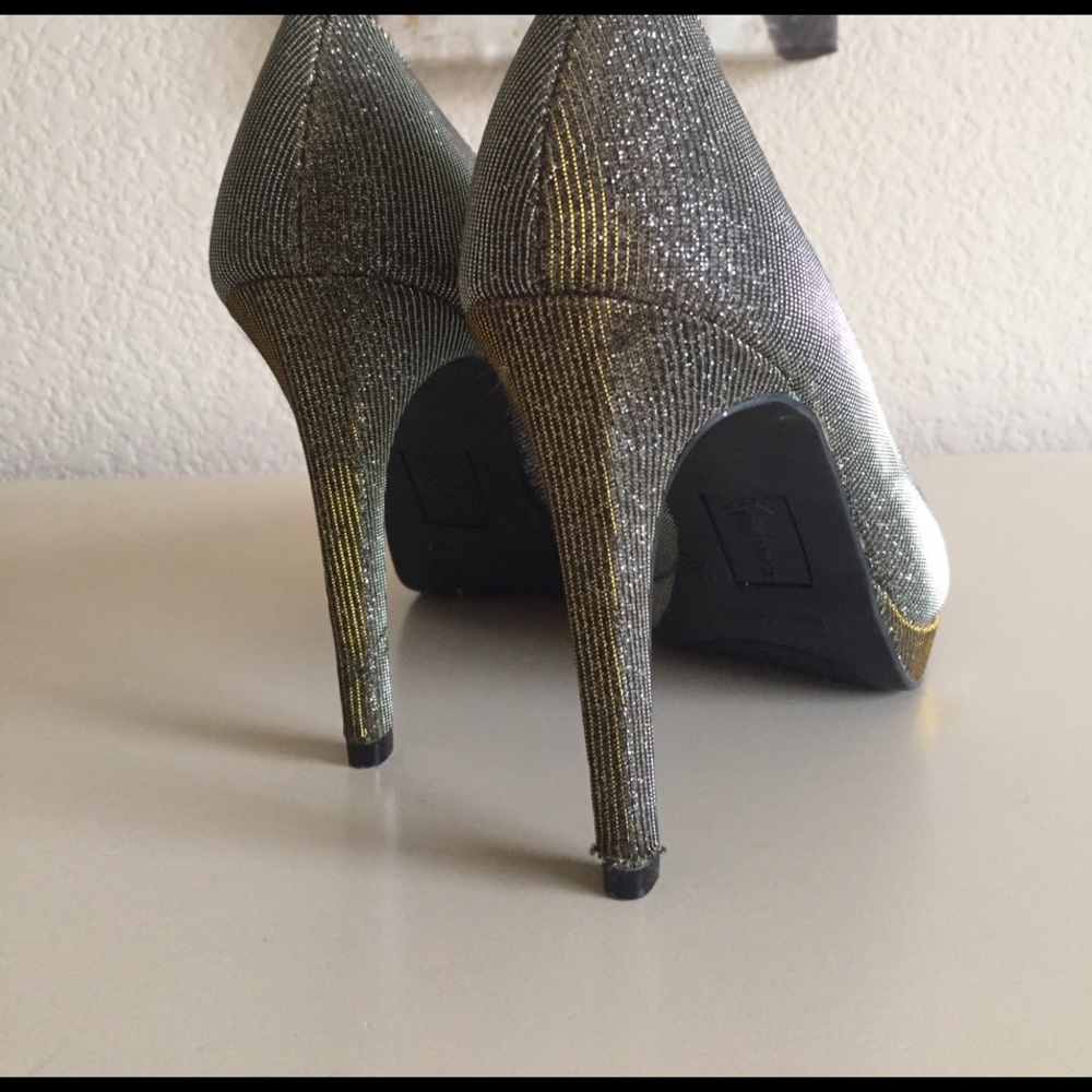 Color Changing Heels - Picture 3 of 4