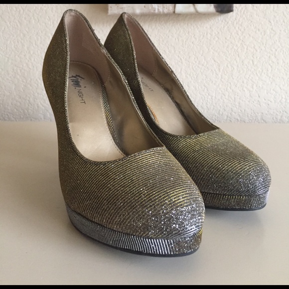 Color Changing Heels - Picture 2 of 4