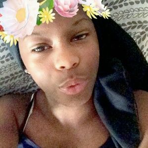 Meet your Posher, Khalliah