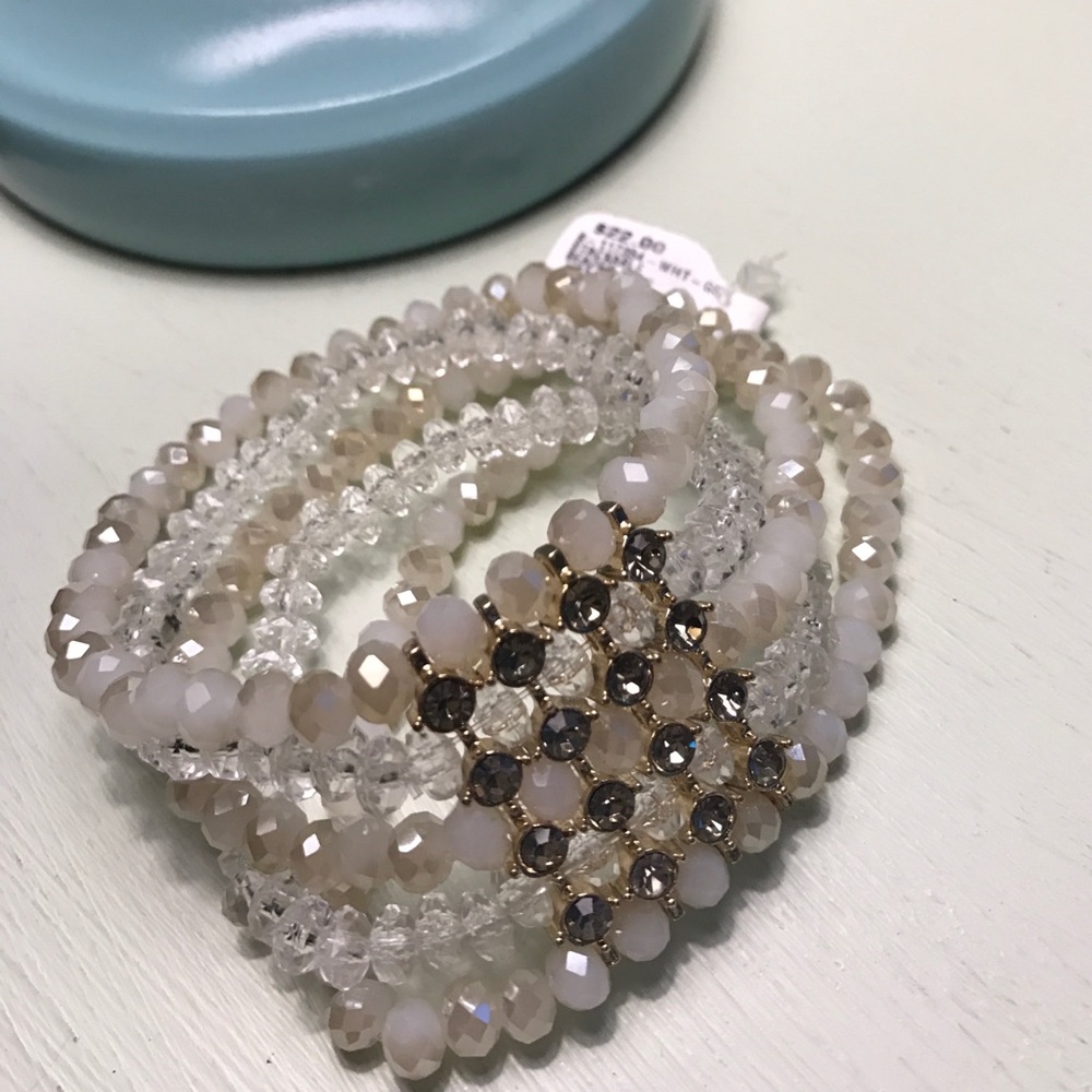 New Francesca's crystal beautiful bracelet
