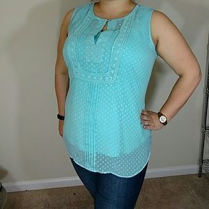 Stunning spring top!