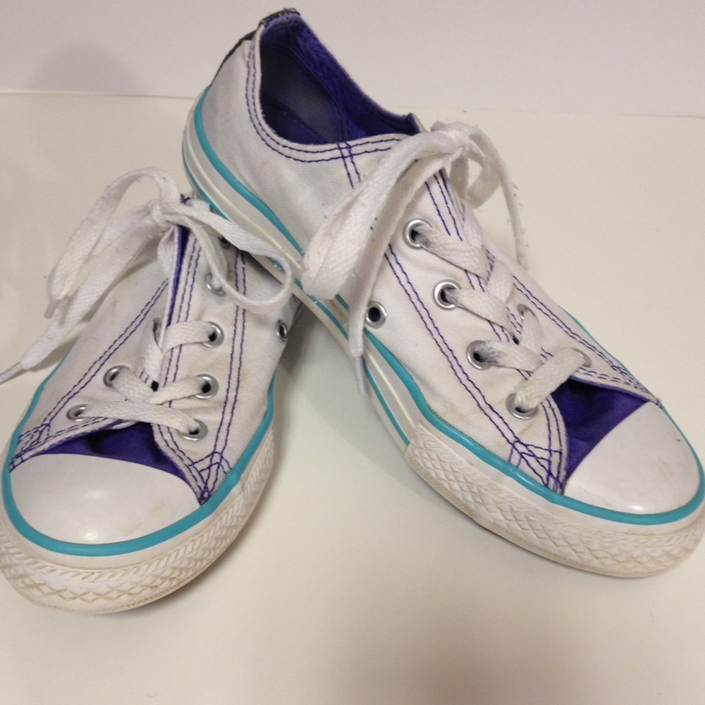 Converse double tongue tennis shoes size 2