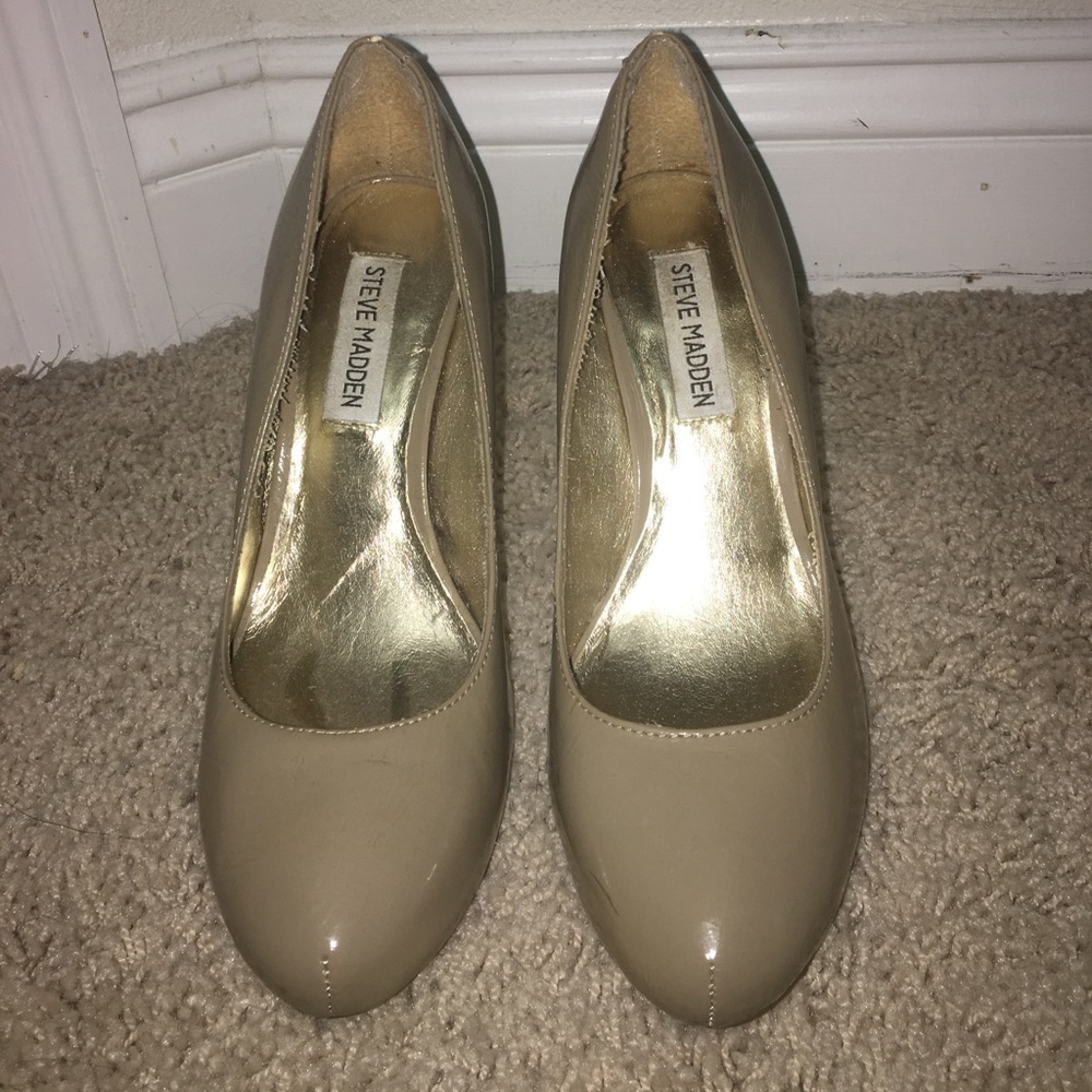 Steve Madden Patent Nude/Taupe Pumps